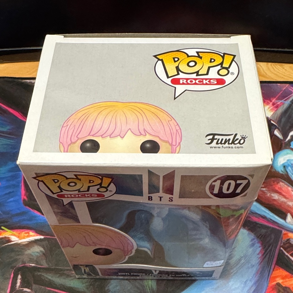 Funko Pop! Rocks BTS V Vinyl Figure #107 - Picture 2 of 4